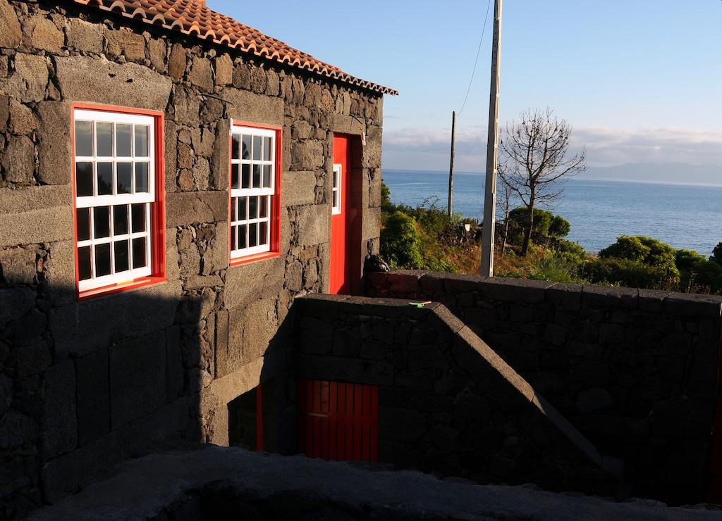 Casas Das Portas Do Mar E Das Portas Do Sol São Roque do Pico Oda fotoğraf